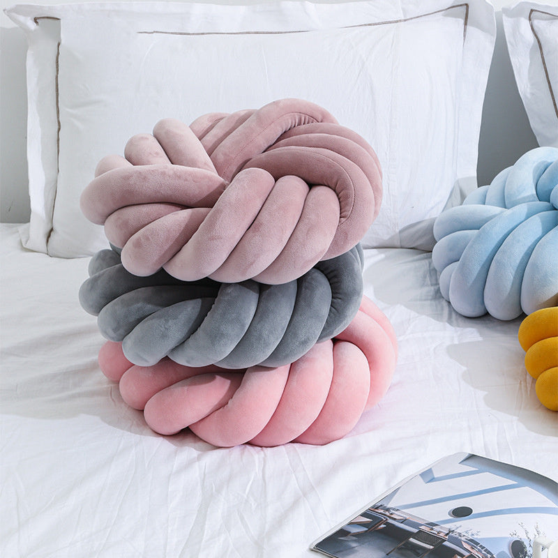 Knotted Cushion